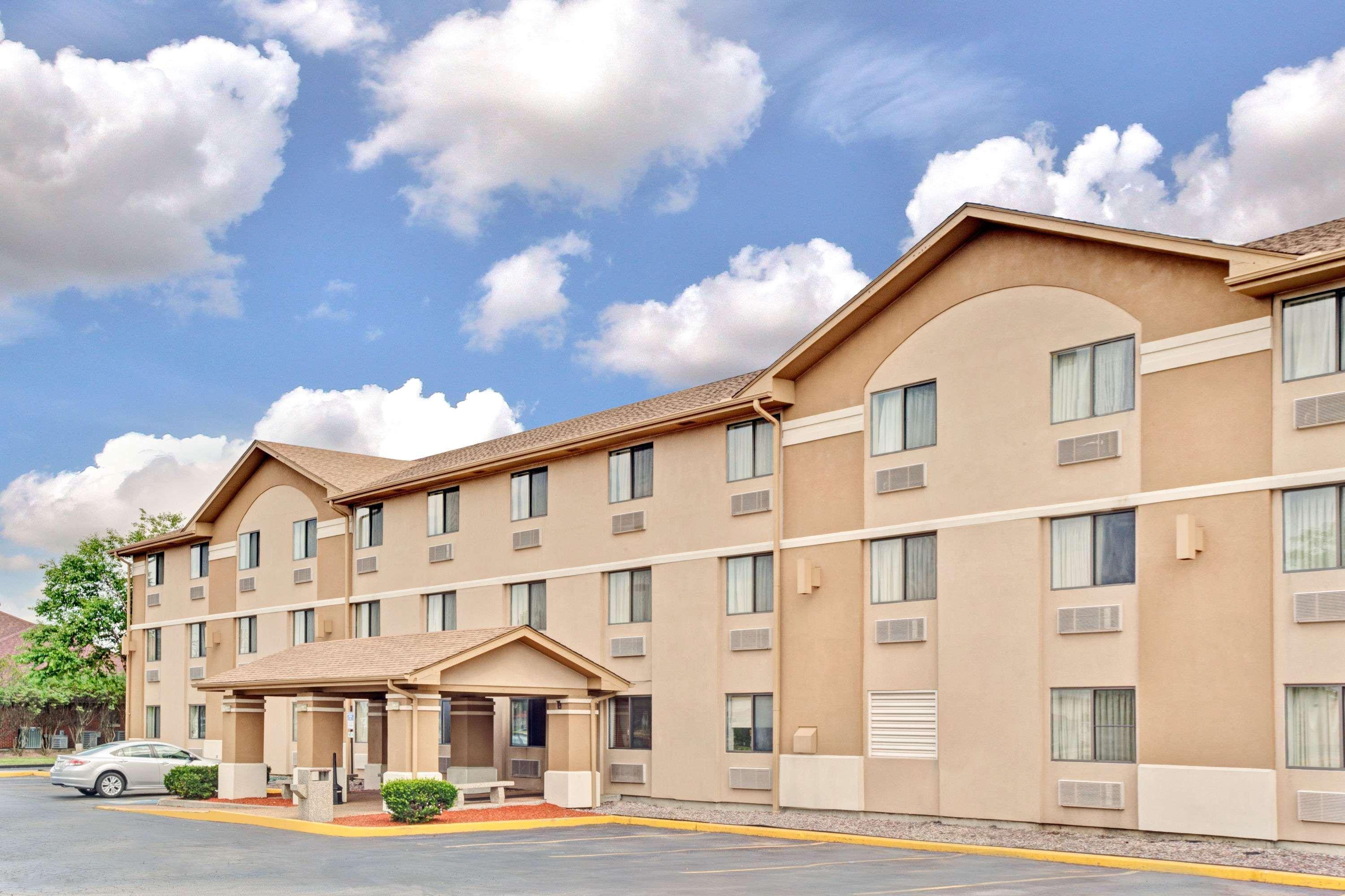 Super 8 By Wyndham Mokena/Frankfort /I-80 Exterior foto